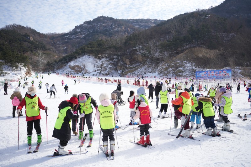 青岛滑雪游学滑雪场