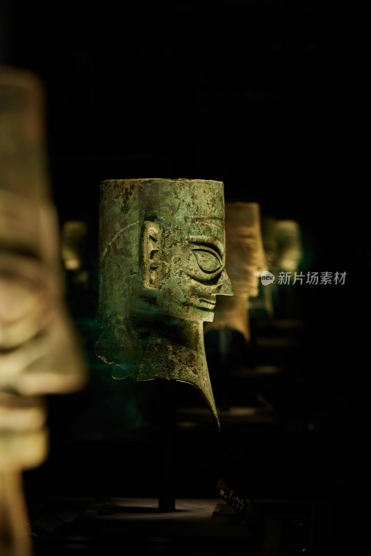 广汉三星堆青铜人头像