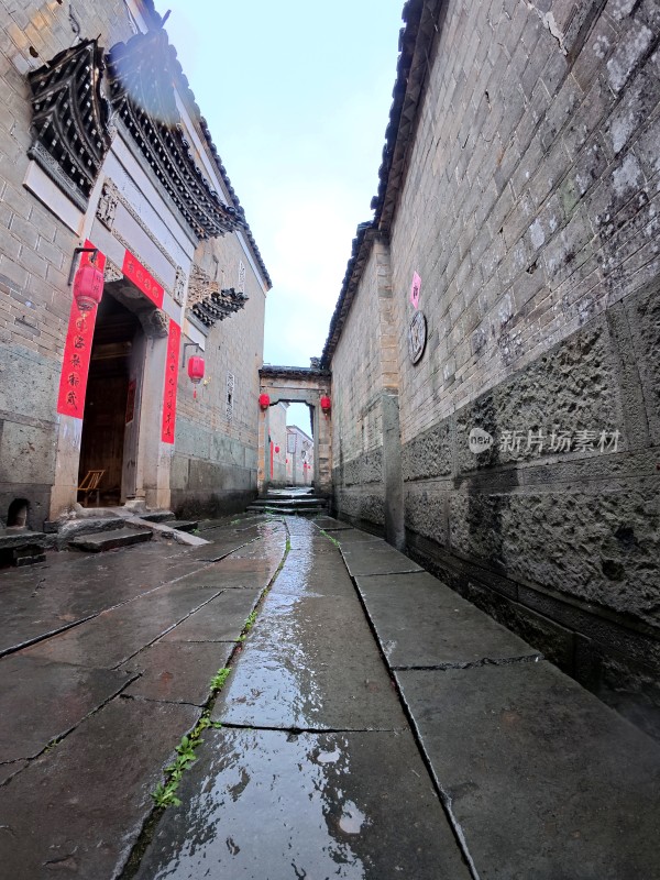 雨中竹桥古村