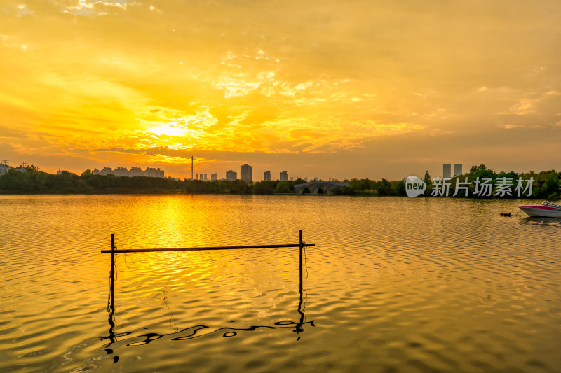 湖北武汉金银湖夕阳景色