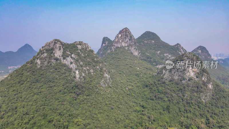 广西桂林山水甲天下哈斯特地貌奇山航拍