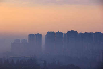 晨雾中的成都市温江区风光