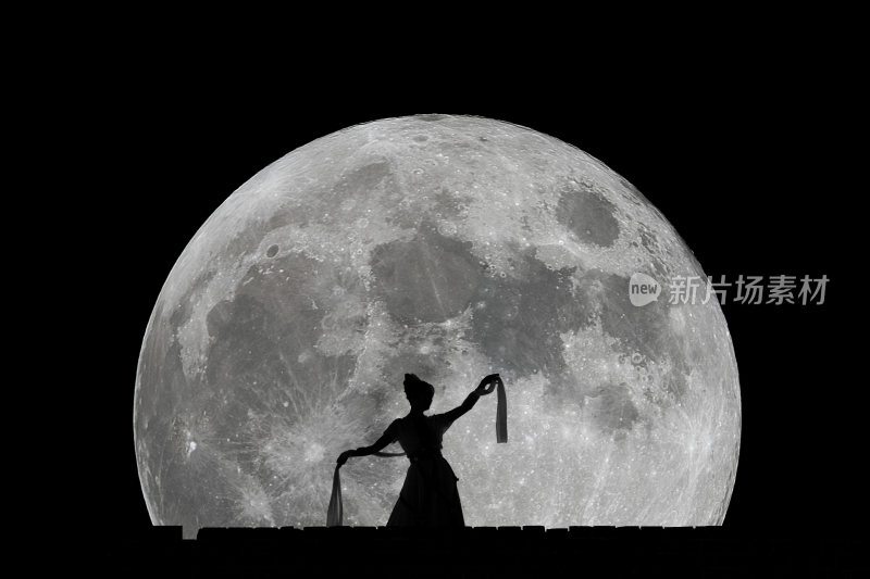 中秋节嫦娥在月亮上翩翩起舞