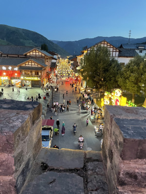 四川阿坝州松潘古城街道夜景