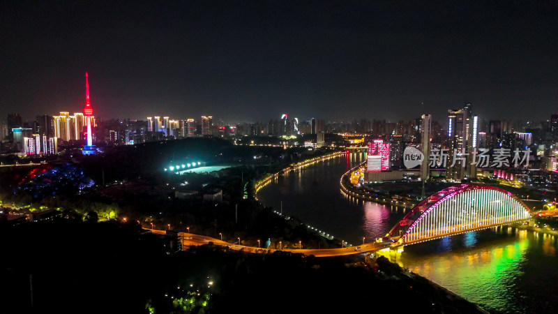 湖北武汉汉江晴川桥夜景航拍图