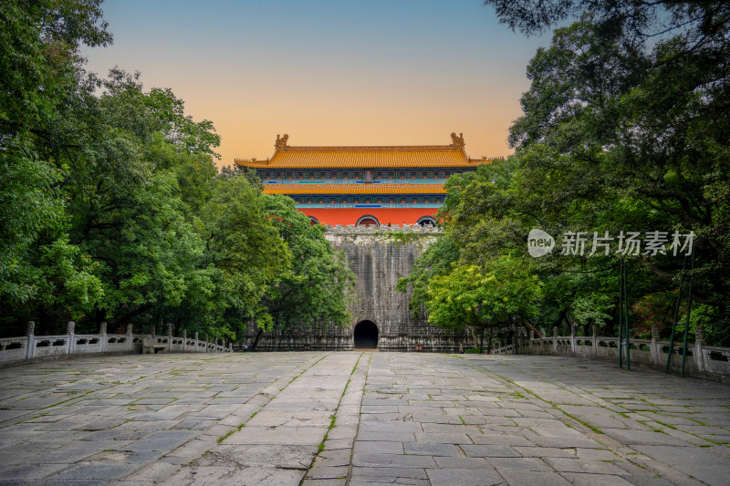 南京钟山明孝陵景区红墙黄瓦