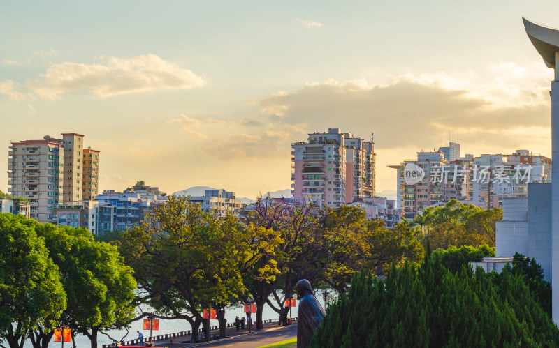 福建省福州市，夕阳下的西湖公园