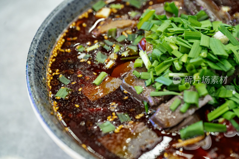 重庆特色美食泡椒鸭血面