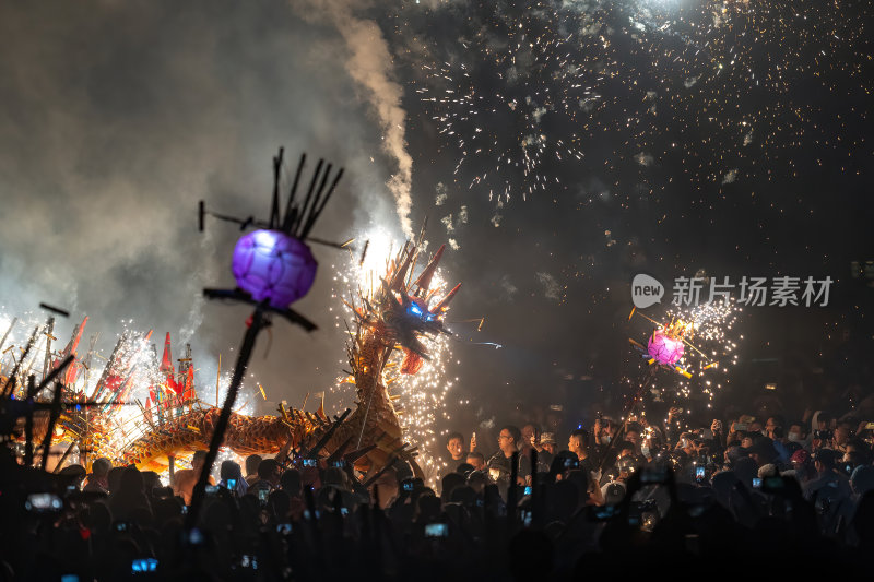 广东梅州中国非遗顺丰火龙狂舞夜焰火龙腾