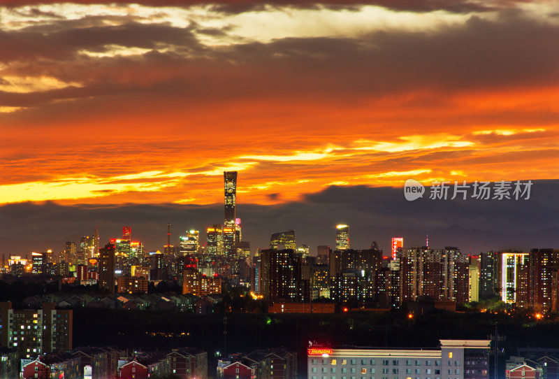 雨后北京国贸CBD天际线的晚霞景观