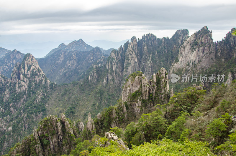 黄山松崖绝壁 险峻山峦 峰峦叠嶂