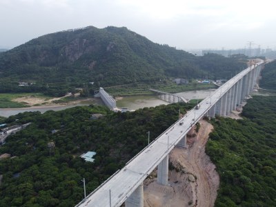 广东东莞：建设中的赣深高铁