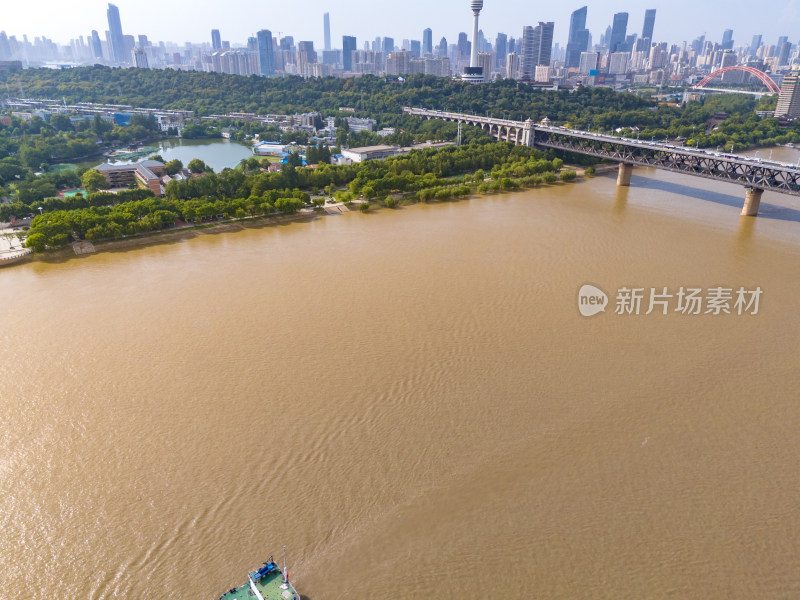 湖北武汉长江两岸航拍图