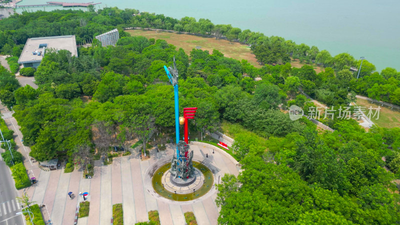 安徽蚌埠龙子湖公园中国南北分界标志