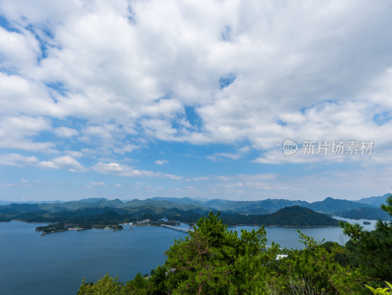 千岛湖天屿山观景台俯瞰千岛湖