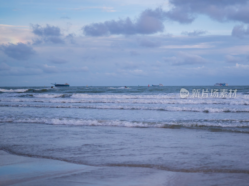 黄昏，广西北海侨港沙滩蓝调时刻