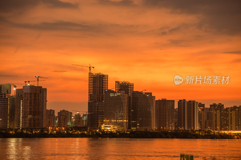 湘江城市夕阳壮观建筑剪影