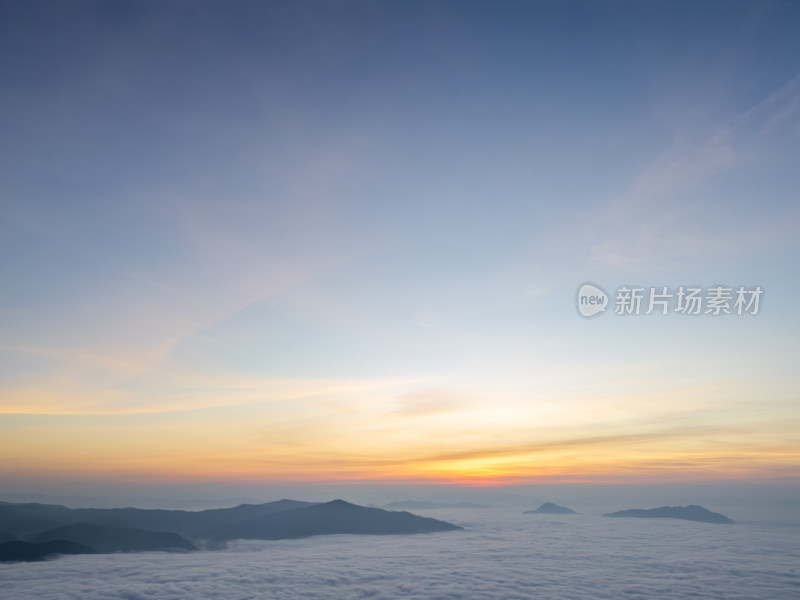 航拍云海山峦