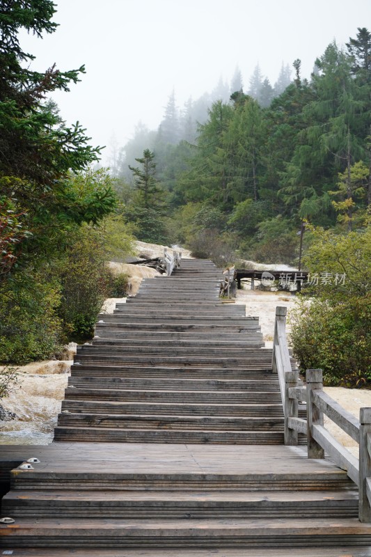 四川阿坝藏族羌族自治州黄龙风景区