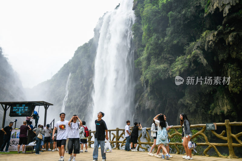 峡谷山川瀑布水流奔腾大自然风光