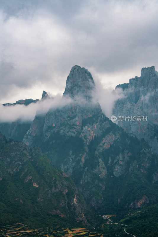 甘南秘境净土扎尕那云海唯美