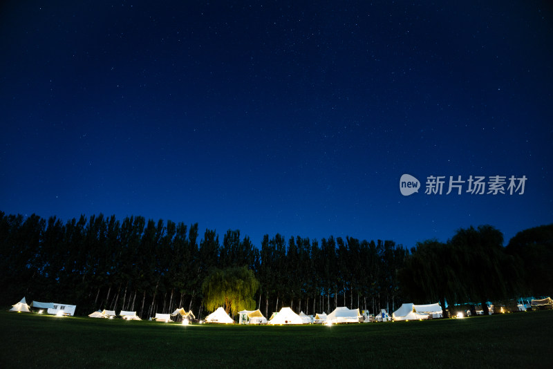 露营地的夜景