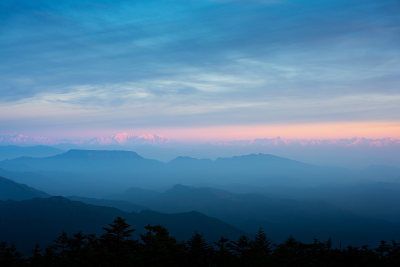 峨眉山日出风景