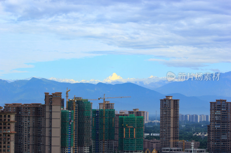 在成都遥望雪山之温江区