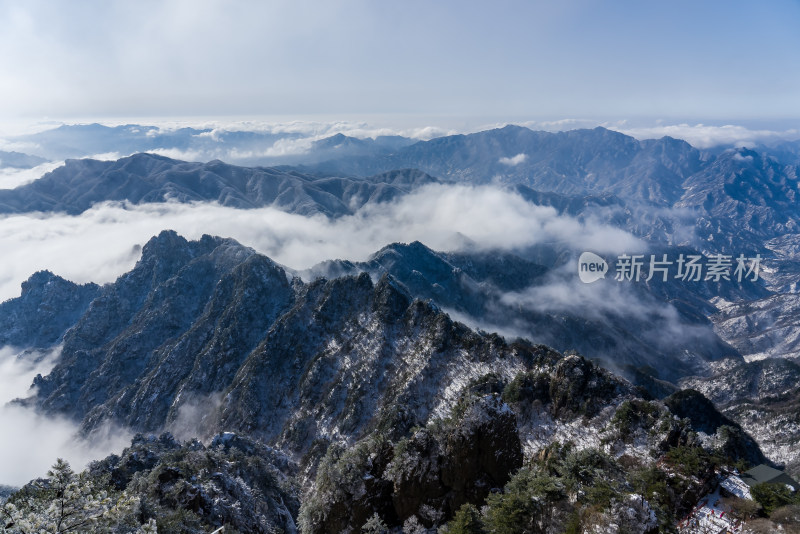 山脉大雪云海航拍辽阔高远壮观背景自然风景