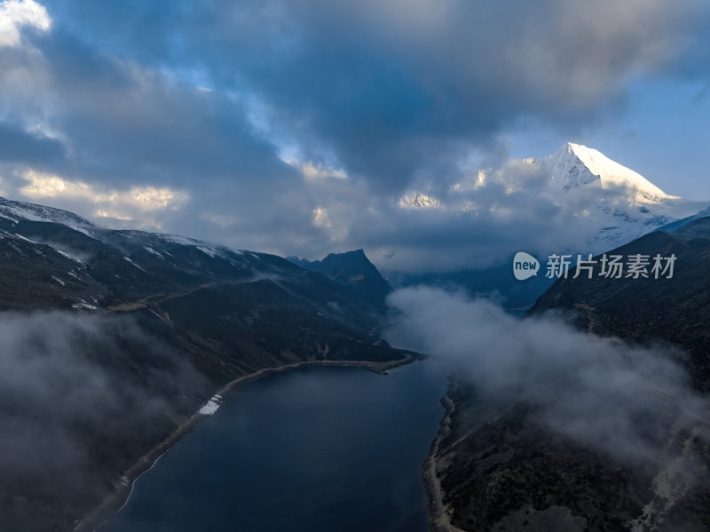 西藏山南洛扎秘境库拉岗日白马林措航拍