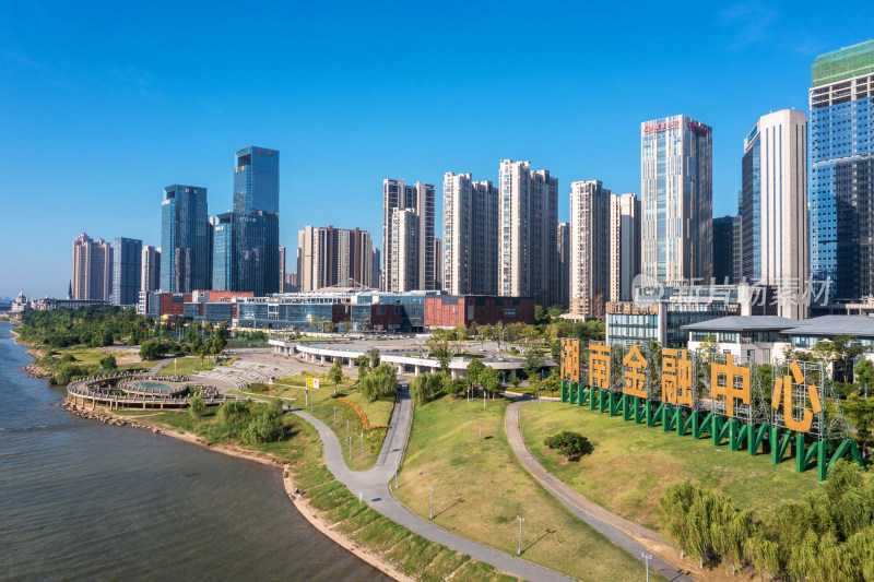 航拍长沙湘江沿岸湖南金融中心建筑群风景