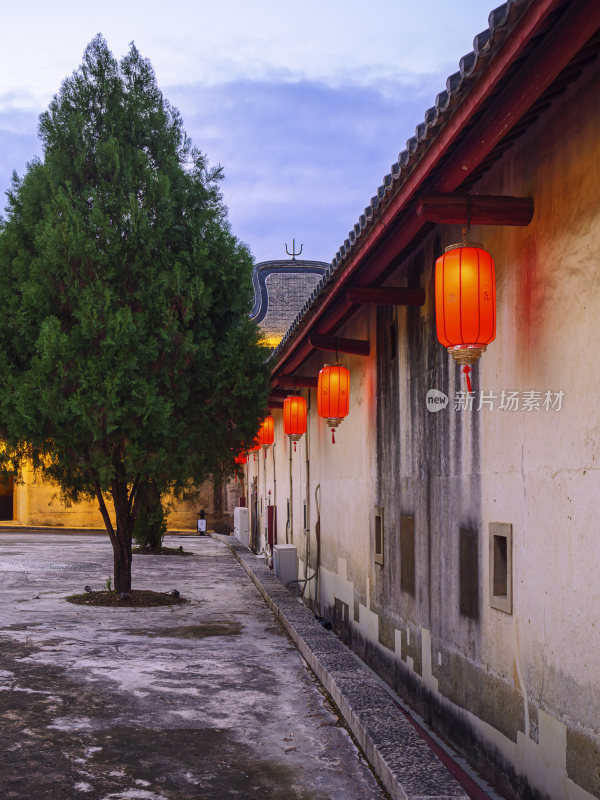 深圳历史之大田世居客家围龙屋夜景