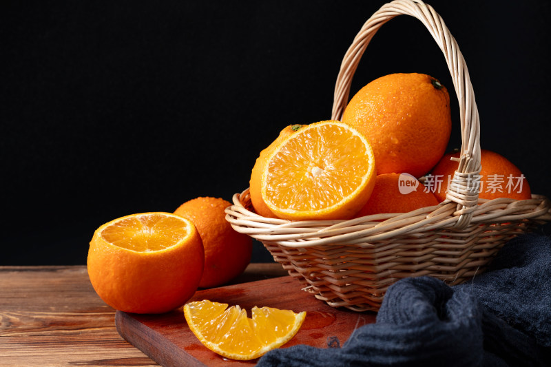 装在篮子里的爱媛果冻橙