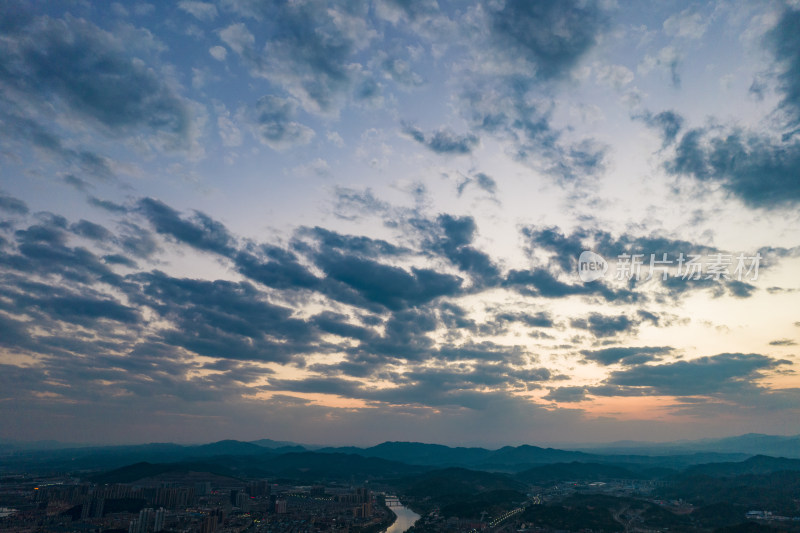 城市夜幕降临晚霞夕阳航拍