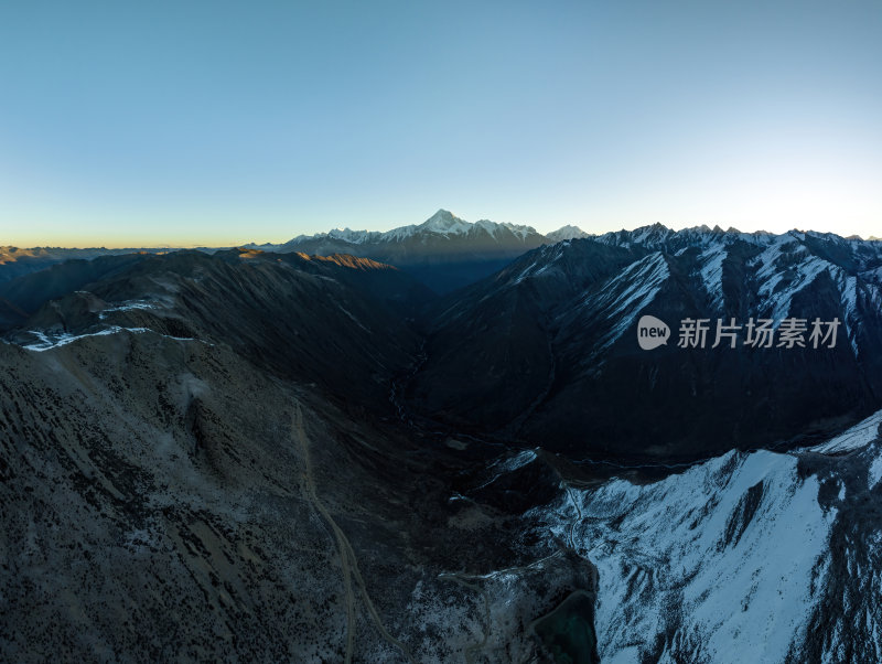 四川甘孜州里索海网红贡嘎雪山日落高空航拍