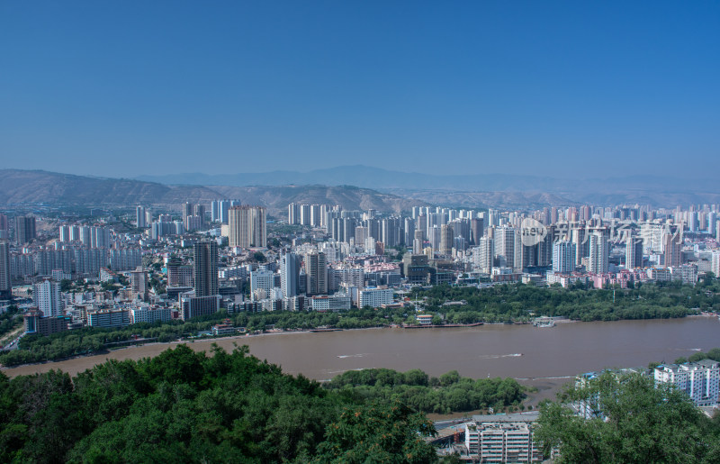 中国甘肃兰州黄河城市生态风光