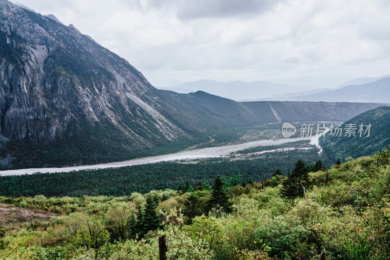 丽江玉龙雪山干河坝山脊线