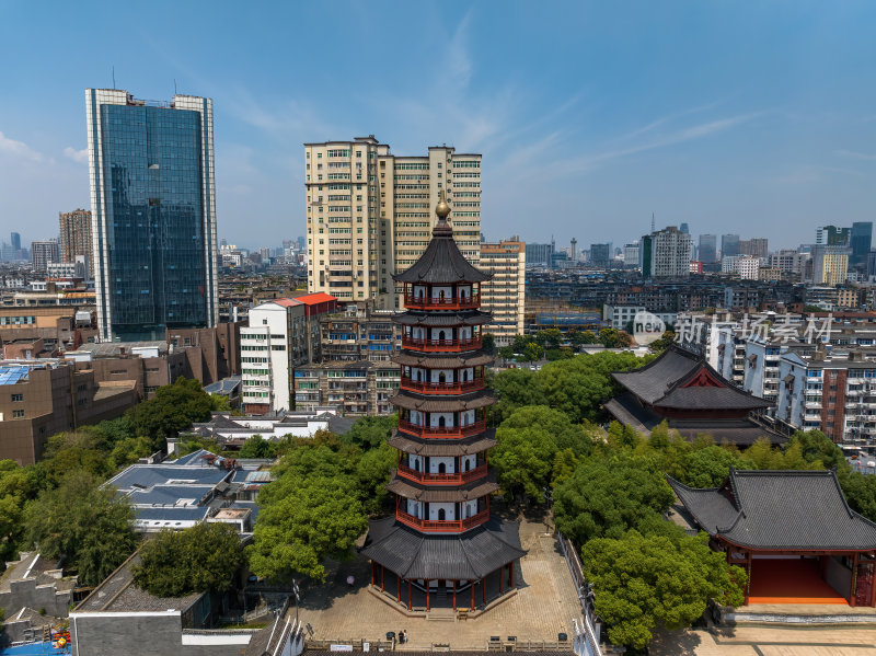 江西南昌市区绳金塔建筑群高空航拍