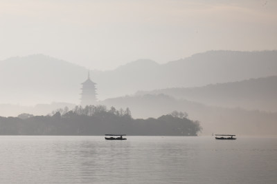 杭州西湖晨曦清晨云雾风光