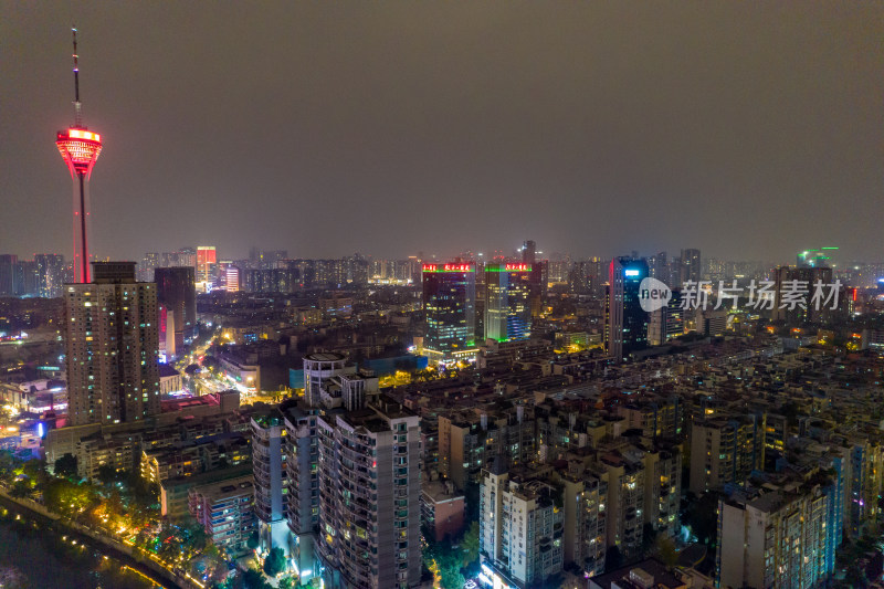 四川成都夜景天府熊猫塔航拍摄影图