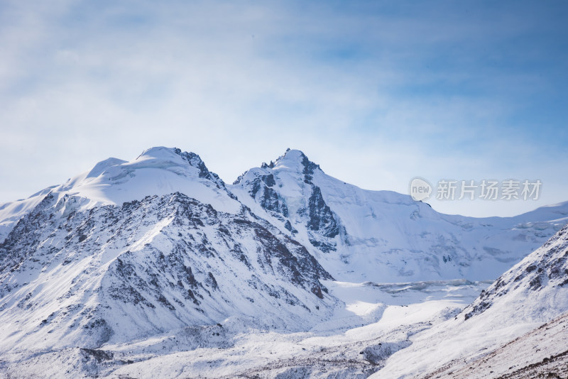 雪山山峰山脉