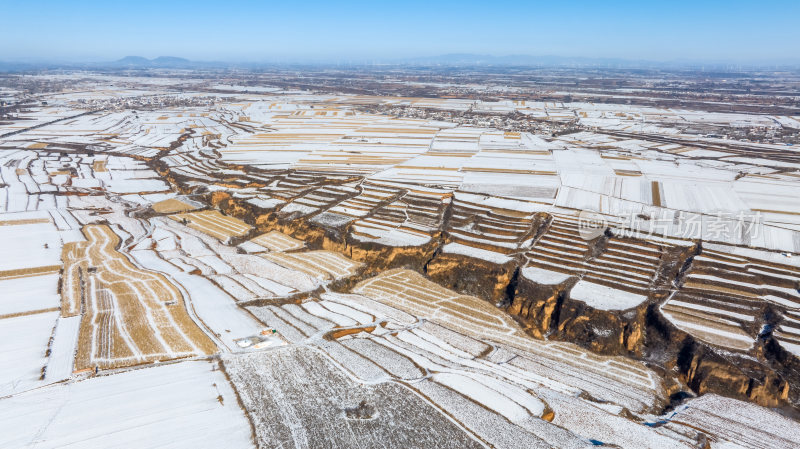 梯田航拍全景自然风景冬天下雪地形地理