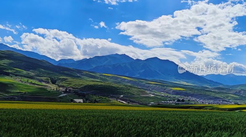 山脉与田野的交响