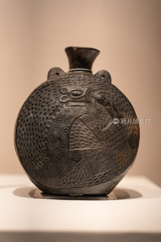 秘鲁西坎国家博物馆西坎绘有猫吃人神话陶瓶