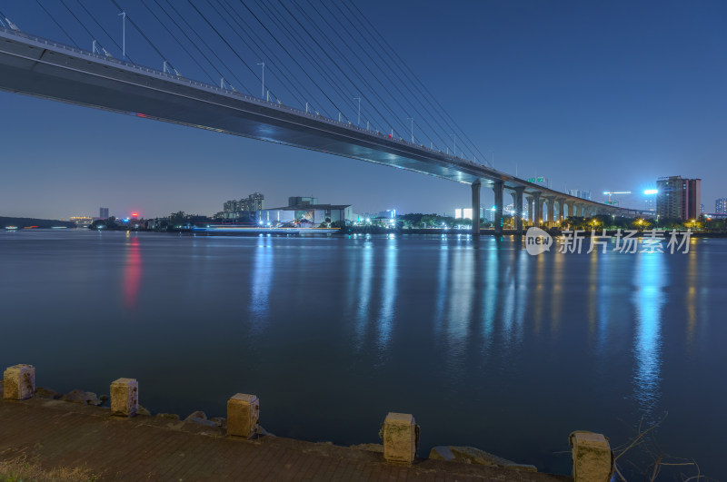 广州番禺东沙桥与珠江城市夜景灯光