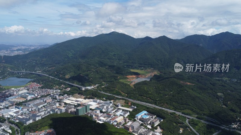 航拍广东省东莞市清溪镇蓝天白云城市风光