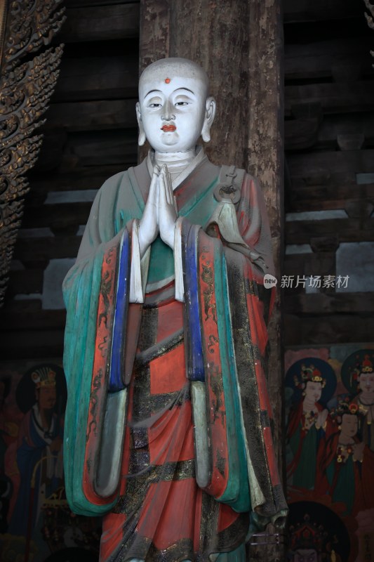 山西大同善化寺大雄宝殿内各种造像