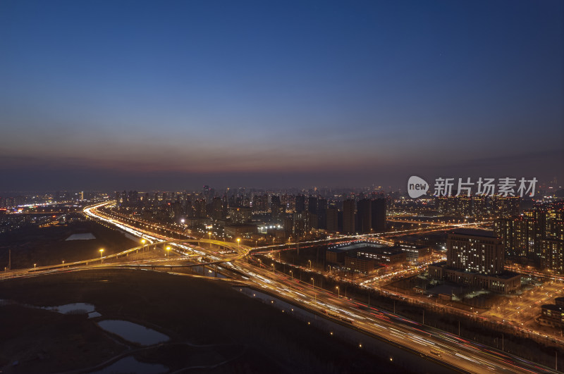 晚高峰天津立交桥车流街道交通夜景航拍