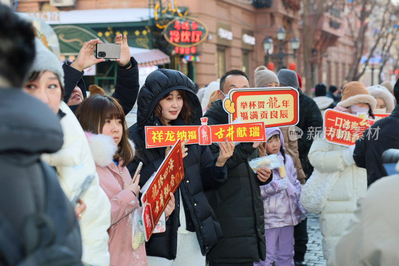 中央大街上的民俗表演