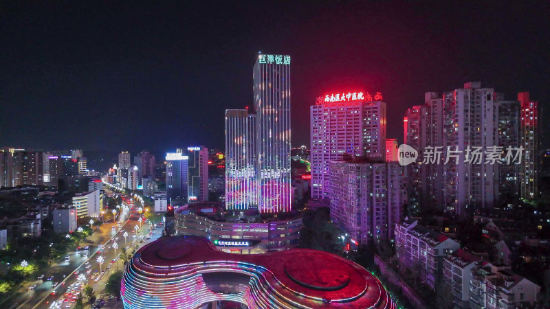 航拍泸州夜景中国酒城大剧院夜景摄影图